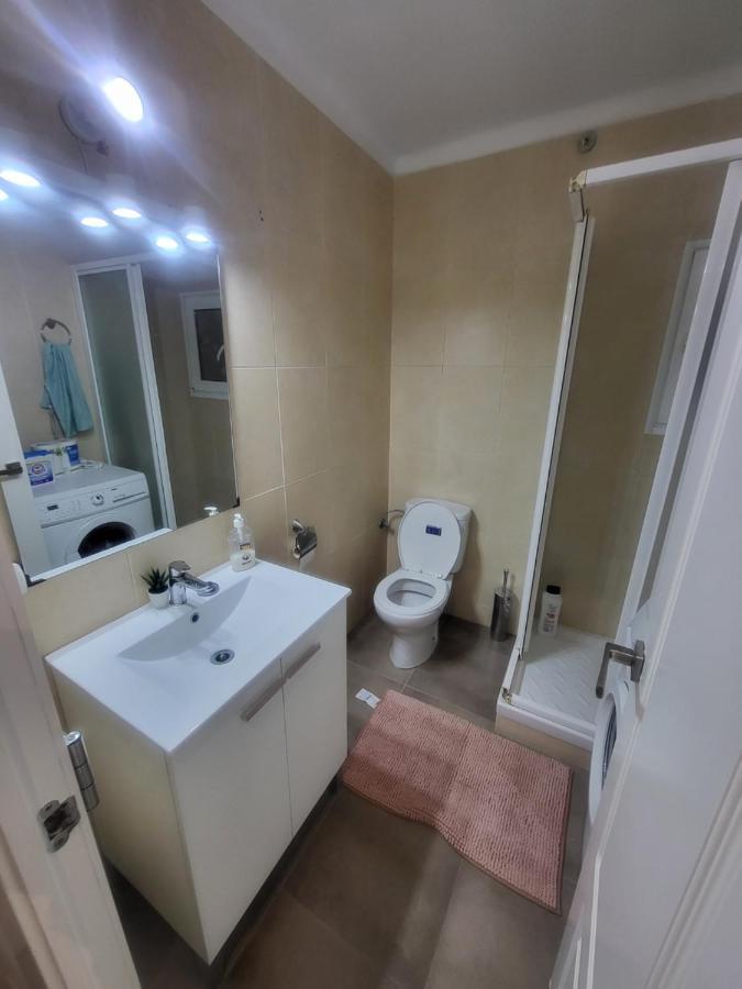 Habitaciones Con Bano Compartido En Bonito Apartamento En Badalona Exterior foto